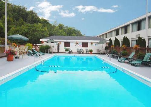 Days Inn Port Jervis Exteriör bild